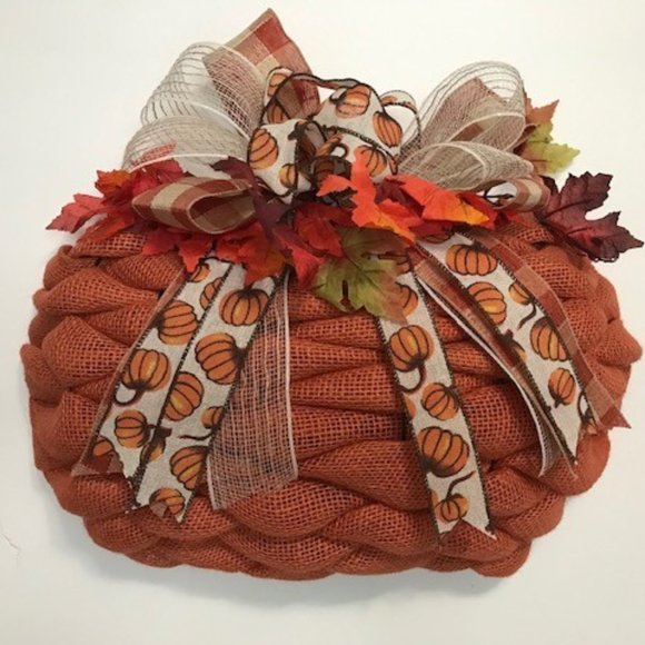 ❌ SOLD PRIVATE ❌ Handcrafted Fall 3D Pumpkin Burlap Wreath - Picture 2 of 3